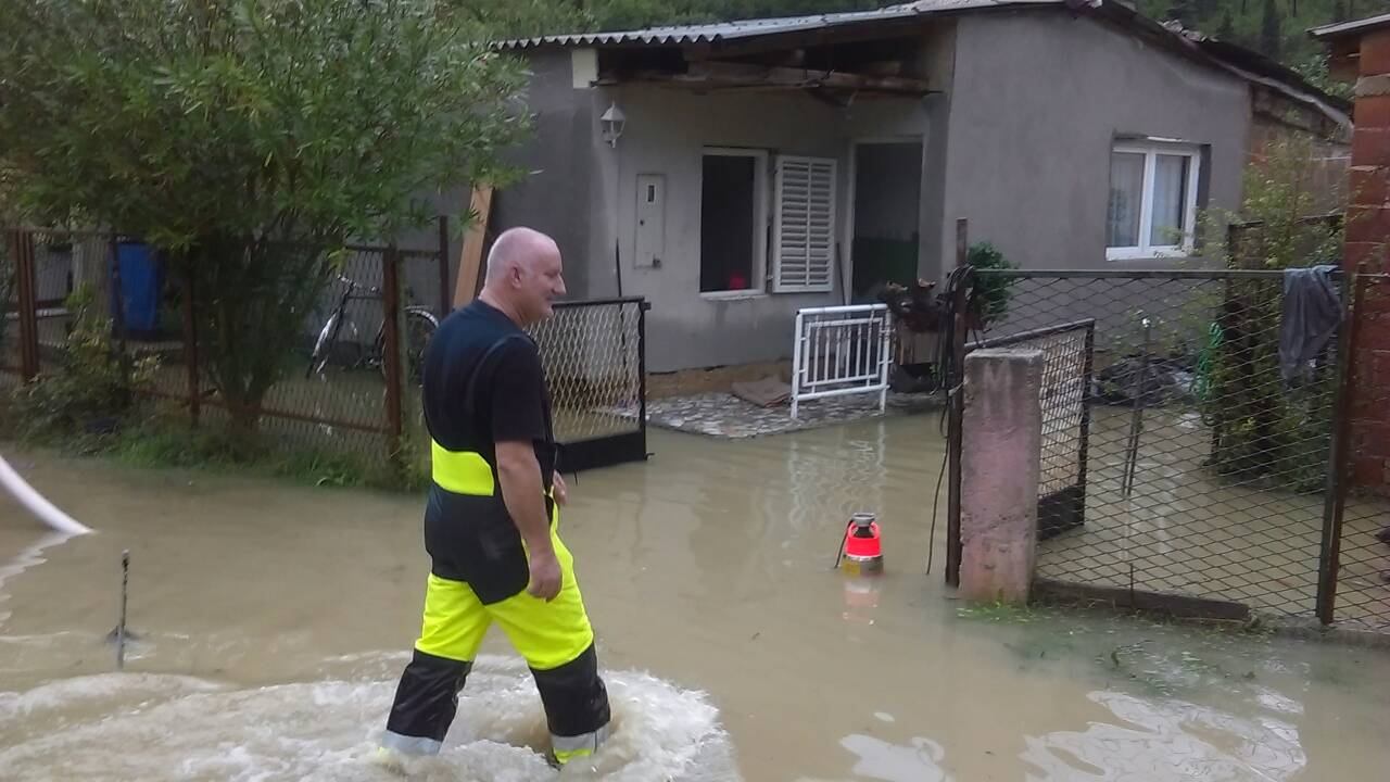 Obilna kiša poplavila Crikvenicu i okolicu