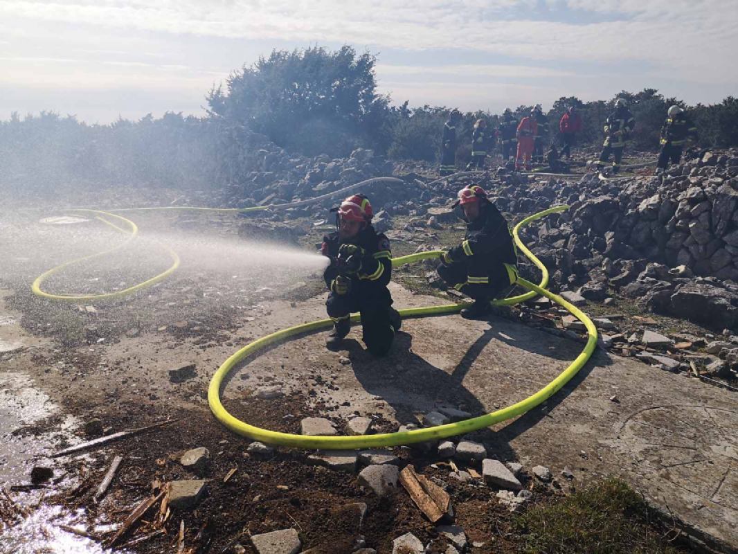 Izvrstan primjer suradnje za bolju zajednicu - vatrogasci Cresa i Lošinja